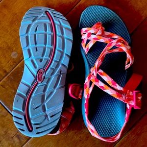 New Chaco’s. Worn for an hour.  No box. Purchased on REI.